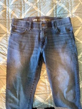 Lee Men’s Bootcut Jeans in Faded Blue Wash size 34/30